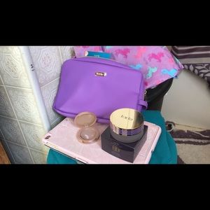 Tarte double duty foundation & highlighter stunner